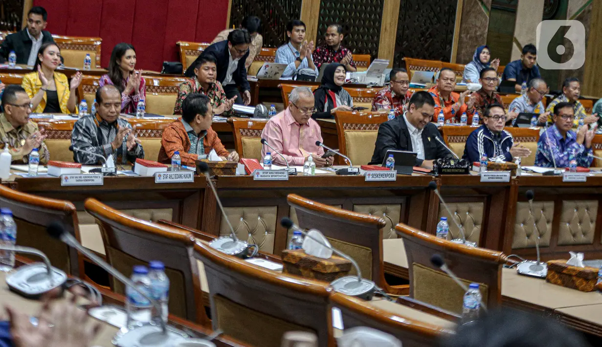 Hal ini terjadi setelah Federasi Sepak Bola Internasional (FIFA) mencopot status Indonesia sebagai tuan rumah gelaran turnamen dua tahun sekali itu. (Liputan6.com/Faizal Fanani)