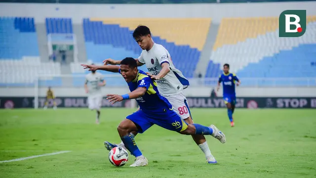 Salim Tuharea dan Hokky Caraka - Arema FC Vs Persita Tangerang di BRI Super League 2025/2026