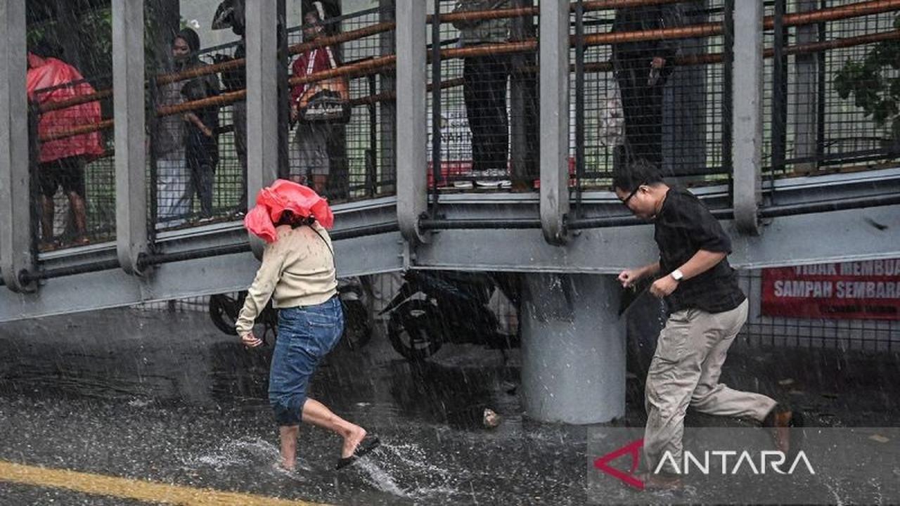 BMKG: Prakiraan Cuaca Jakarta Minggu, Sebagian Wilayah Diguyur Hujan Ringan hingga Sedang