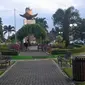 Taman di tengah kawasan Ijen Boulevard, salah satu icon heritage di Kota Malang, Jawa Timur (Zainul Arifin/Liputan6.com)