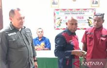 Fakta Unik: Tempurung Kelapa Jadi Cuan! Pemkab Biak Latih Warga Asli Papua Bikin Kerajinan Suvenir Papua