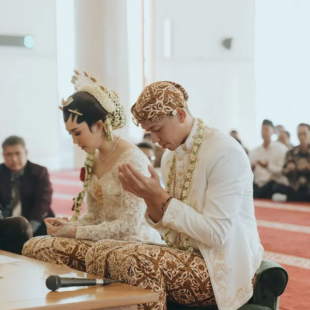 6 Potret Pernikahan Pebulutangkis Rian Ardianto,