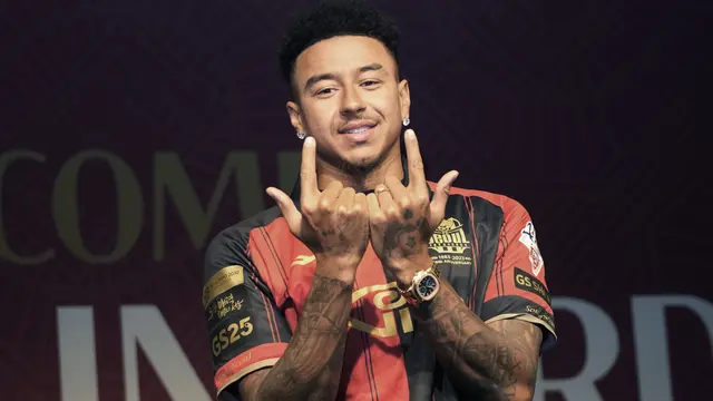 Foto: Senyum Semringah Lord Jesse Lingard Saat Diperkenalkan FC Seoul