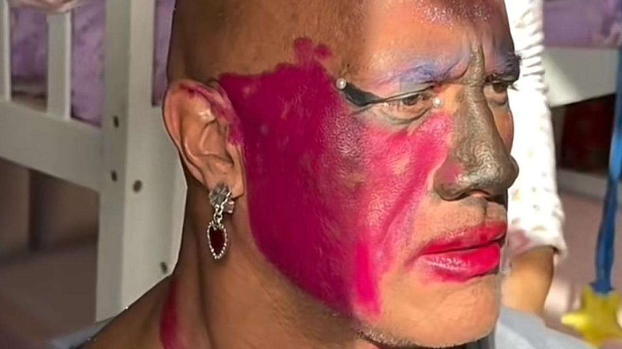 Potret Dwayne Johnson Pasrah Dirias Putrinya Sebelum Gym,  Momen Kecil yang Tak Akan Terulang