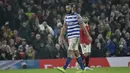 Setelah tertinggal dua gol, Reading malah harus bermain dengan 10 pemain akibat Andy Carrol diusir wasit setelah mendapat kartu kuning kedua pada menit ke-65. (AP Photo/Rui Vieira)