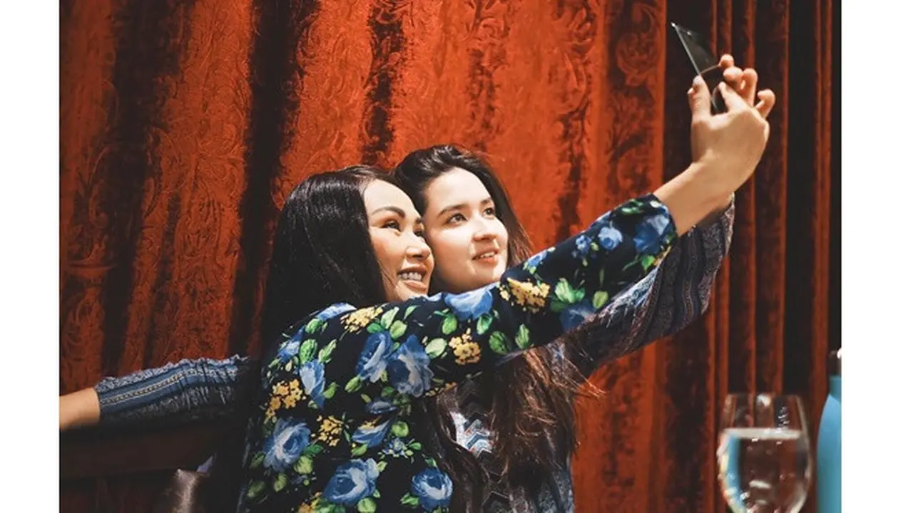 7 Potret Stephanie Poetry, Anak Titi DJ yang Manis Banget
