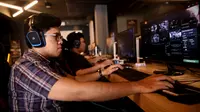 Warnet menjadi salah satu tempat favorit bagi penggila game online (Liputan6.com/Zulfikar)