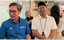 Bak Acara Nikahan, Momen Serah Terima Karyawan ke Divisi Lain Ini Dilengkapi Roti Buaya dan Adu Pantun