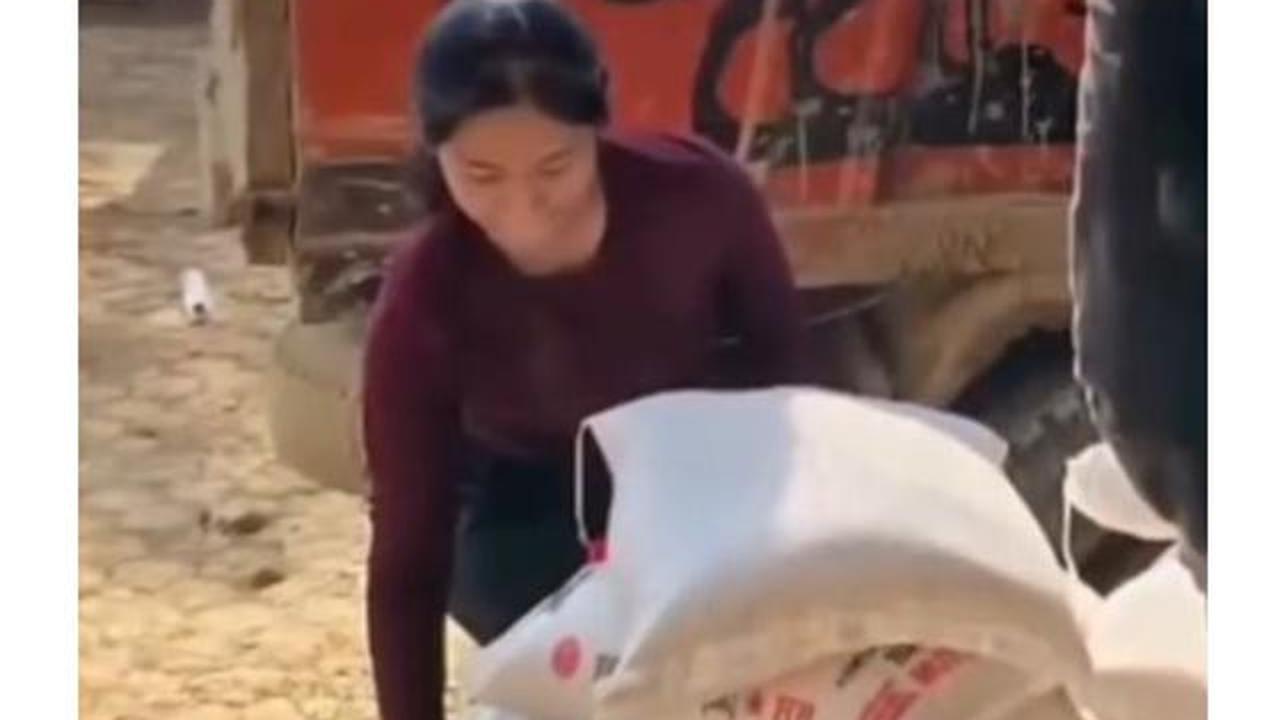 6 Potret Muthia Nadhira Istri Ferry Irwandi yang Ikut Jadi Relawan Banjir Sumatera