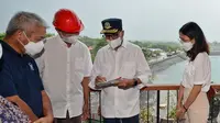 Menteri Perhubungan Budi Karya Sumadi meninjau progress pembangunan Pelabuhan Sanur di Bali. (Dok Kemenhub)