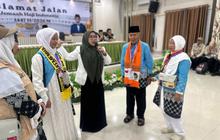 Anggota DPR Lepas Pemberangkatan JCH Kloter 16 Makassar, Ingatkan Kesiapan Lahir Batin