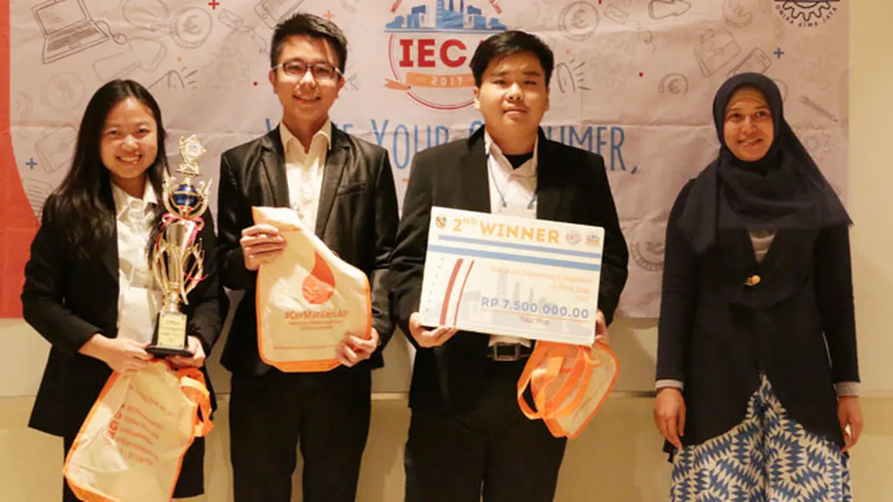 Mahasiswa President University Juara Termuda di IECA 2017
