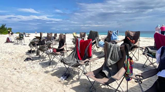 Kapal Pesiar Mewah MV Scenic Eclipse II Singgah di Pulau Lantigiang TN Taka Bonerate. (Dok: TN Taka Bonerate @btn_takabonerate https://www.instagram.com/p/DIDjEtmSVId/?img_index=1)