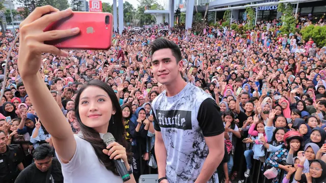 [Bintang] Ivan Fadilla Dukung Jalinan Asmara Verrell Bramasta dan Natasha Wilona