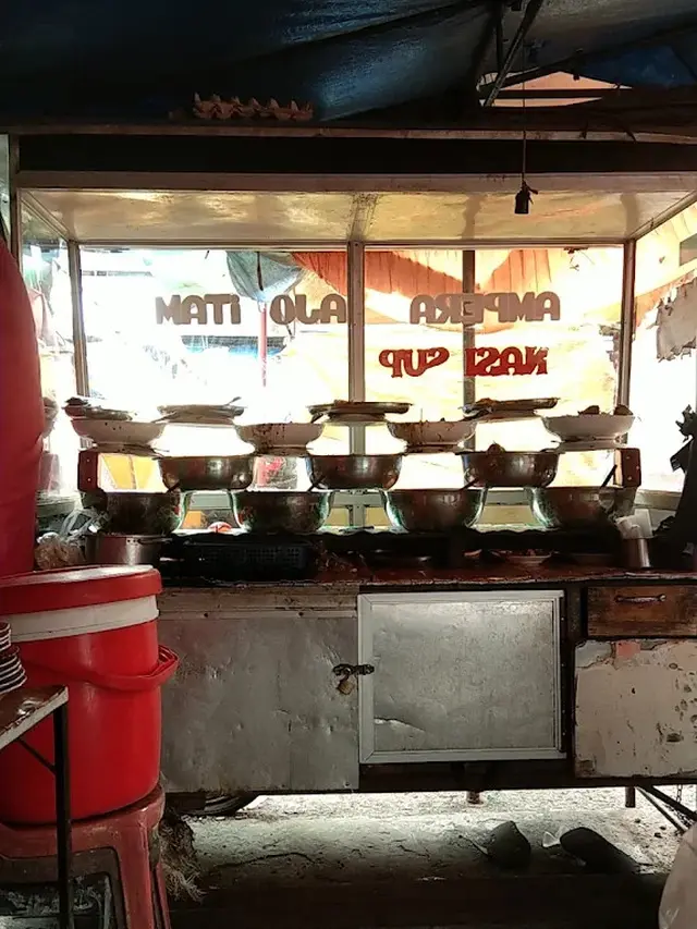 10 Rekomendasi Tempat Makan Enak Dekat Pasar Raya Padang 2025, Kuliner Wajib di Pusat Kota