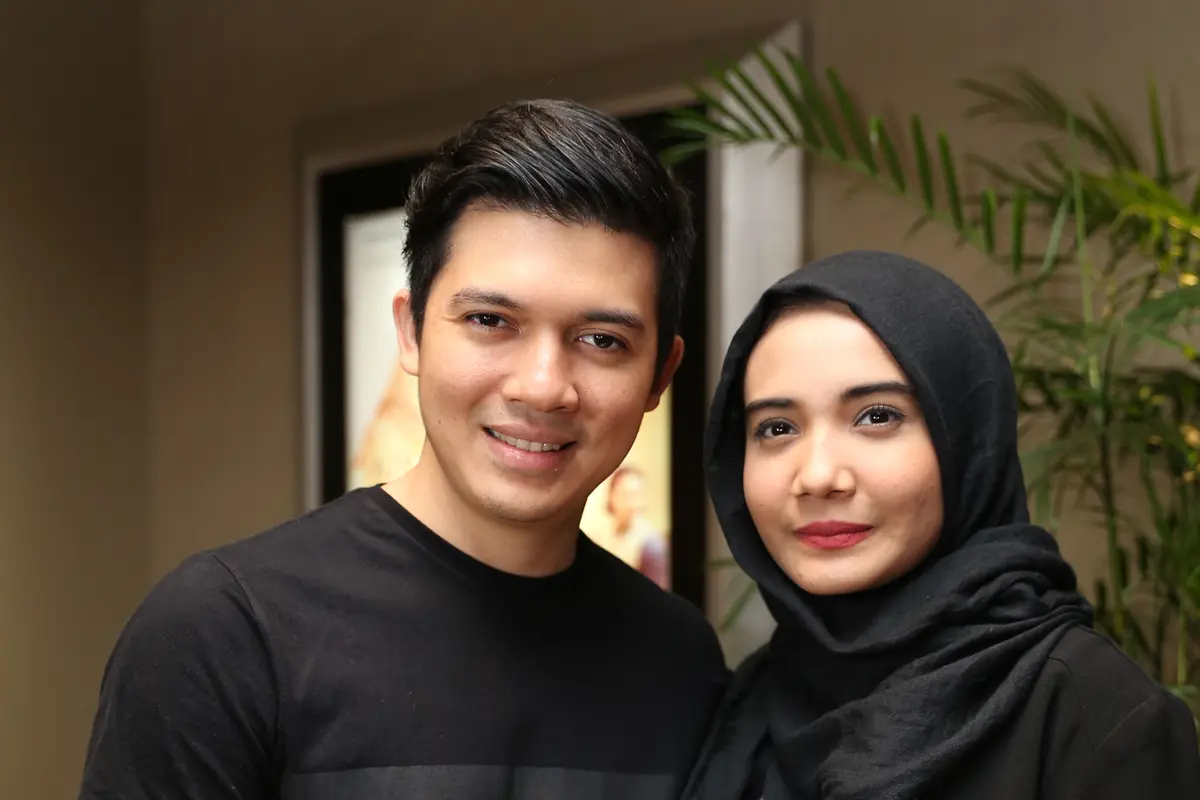 Irwansyah dan Zaskia Sungkar