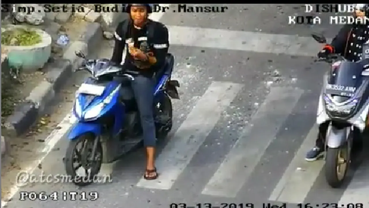 Gara-gara Es Krim, Pria Ini Kena Tegur CCTV Dua Kali