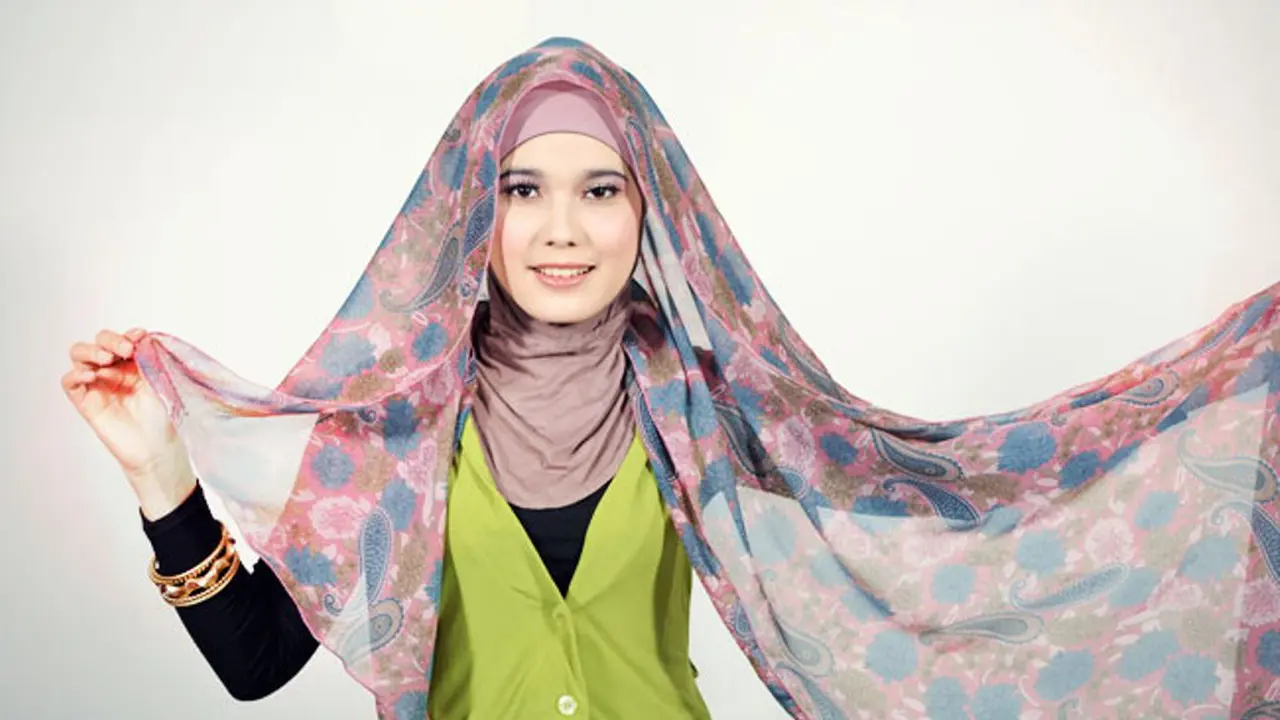 Model dan Bahan Jilbab yang Nyaman Dipakai Saat Cuaca Panas
