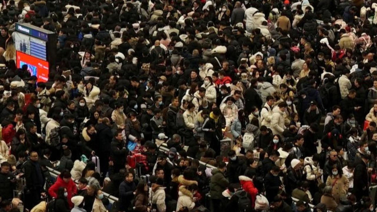 Mudik Imlek di China dianggap sebagai migrasi manusia tahunan terbesar di dunia. Foto: REUTERS / Nicoco Chan