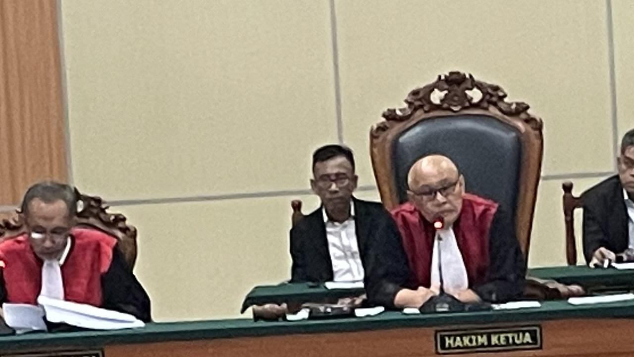 Haris Azhar dan Fatia Maulidiyanti Divonis Bebas Kasus Dugaan Pencemaran Nama Luhut Pandjaitan