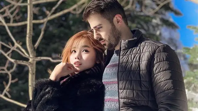 Tenny Amelia bersama kekasihnya, Ozan (https://www.instagram.com/p/CZ6iUJsrvYu/)