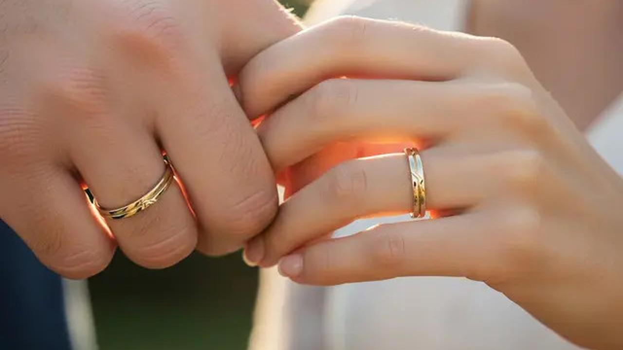 8 Model Cincin Emas 1 Gram untuk Couple, Simple tapi Bermakna