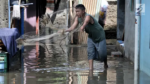 Hujan Guyur Jakarta, Ratusan Rumah di Rawa Terate Terendam Banjir
