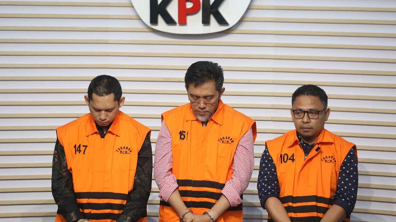 FOTO: KPK Tahan Tiga Tersangka Baru Kasus Korupsi Pembangunan RSUD Kolaka Timur