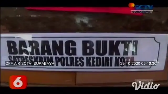 Empat anggota komplotan pencuri relief di makam Tionghoa di Kecamatan Mojoroto, Kota Kediri berhasil ditangkap polisi. Kepada polisi, para tersangka mengaku melakukan pencurian untuk memenuhi pesanan relief makam.