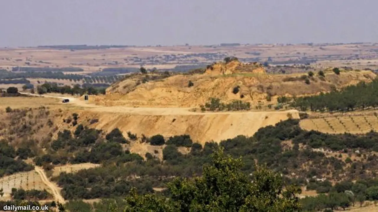 makam-alexander-130823c.jpg