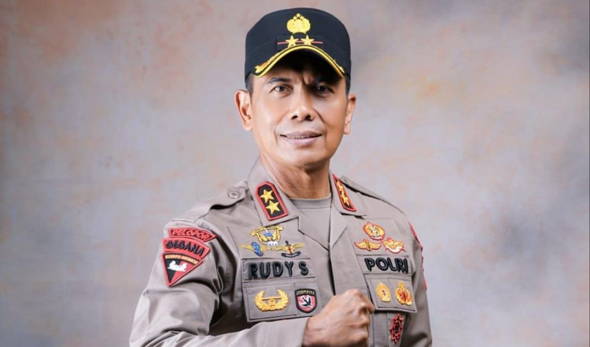 Komjen Pol Rudy Sufahriadi memulai karier di dunia kepolisian sejak lulus dari Akademi Kepolisian (Akpol) pada tahun 1988.