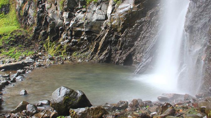 Air Terjun Tancak di Desa Suci, Kecamatan Panti, Jember, Jawa Timur.