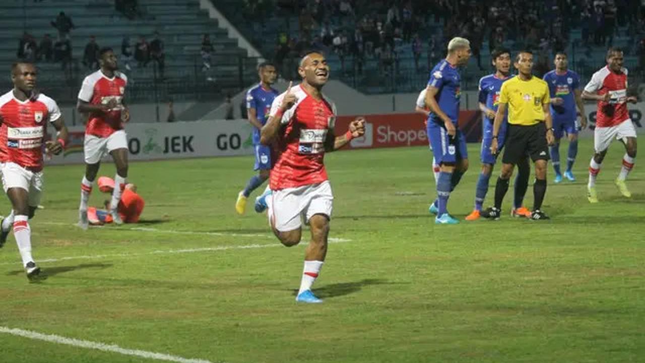 Cerita Titus Bonai Menangis Sedih Sepatu Bolanya Hilang saat Dijemur di Atas Genteng