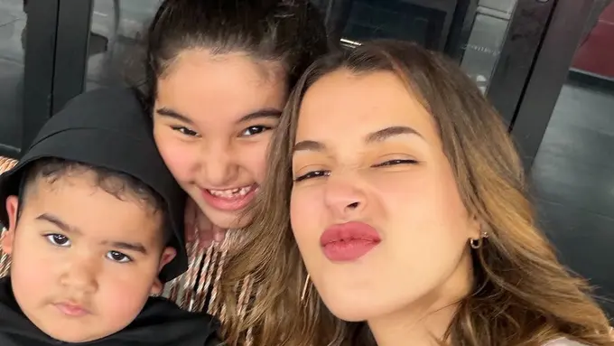 Kehangatan Tasya Farasya Bersama Kedua Anaknya