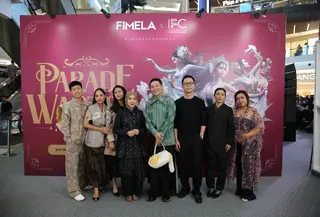 Para penerima Anugerah Wastra di gelaran Parade Wastra Nusantara./copyright fimela/adrian putra