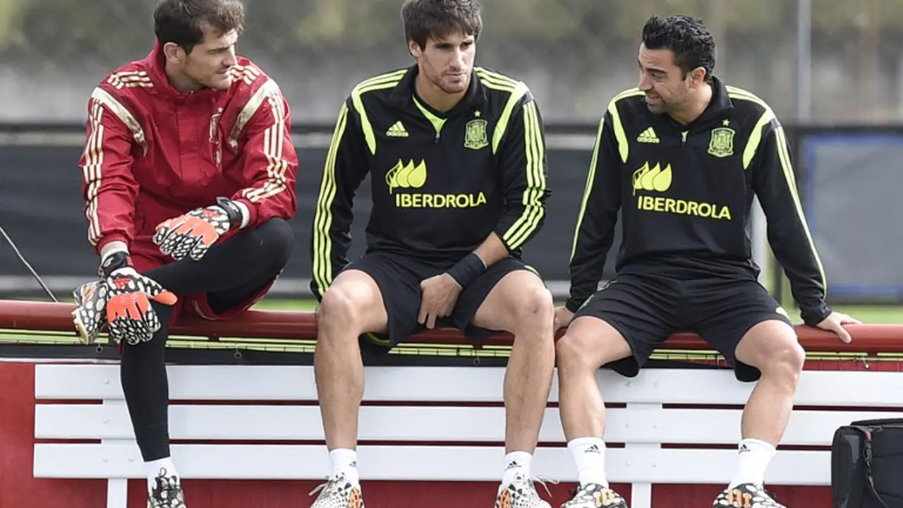 Iker Casillas dan Xavi Hernandez