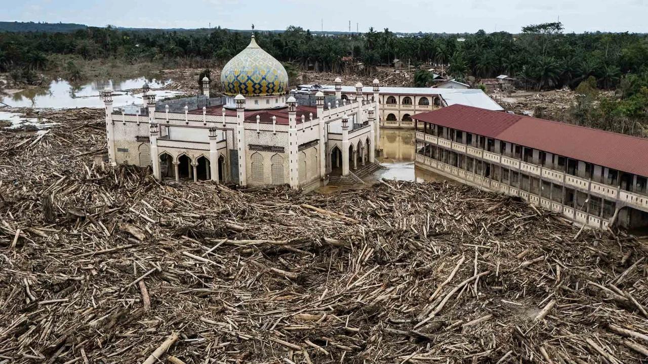Bahlil Akui Listrik di Empat Kabupaten Aceh Belum Pulih Sepenuhnya