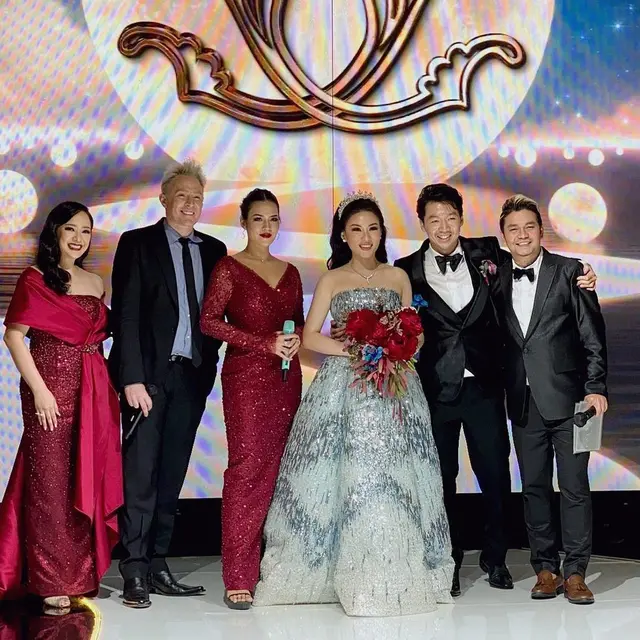 6 Potret Clay Aiken American Idol di Indonesia, Duet dengan Raisa di ...