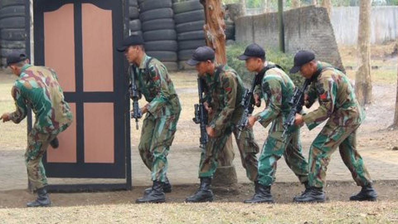 Brimob gelar latihan antiteror bareng pasukan elite TNI AU