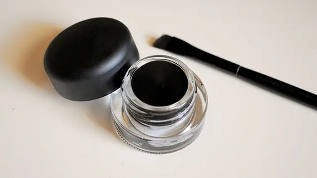 eyeliner