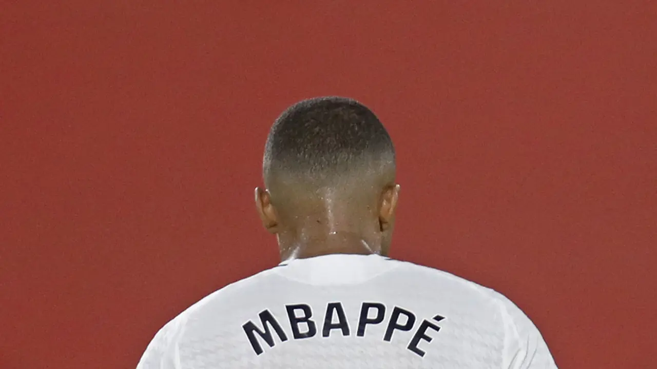 Foto: Kylian Mbappe Gagal Unjuk Gigi saat Laga Debut di Liga Spanyol Bareng Real Madrid