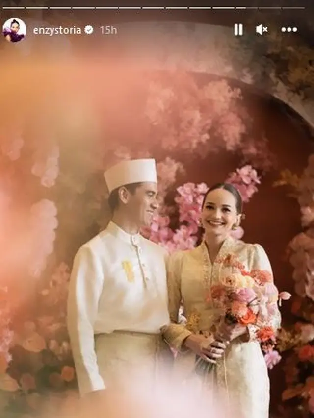 6 Momen Lamaran Enzy Storia dan Molen Kasetra yang Baru Diungkap, Penuh Haru Bahagia