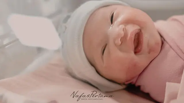 Arnold Leonard dan Moniq Crasivaya Dikaruniai Anak Pertama (foto: nafaspertama via Instagram arnoldleonard05)