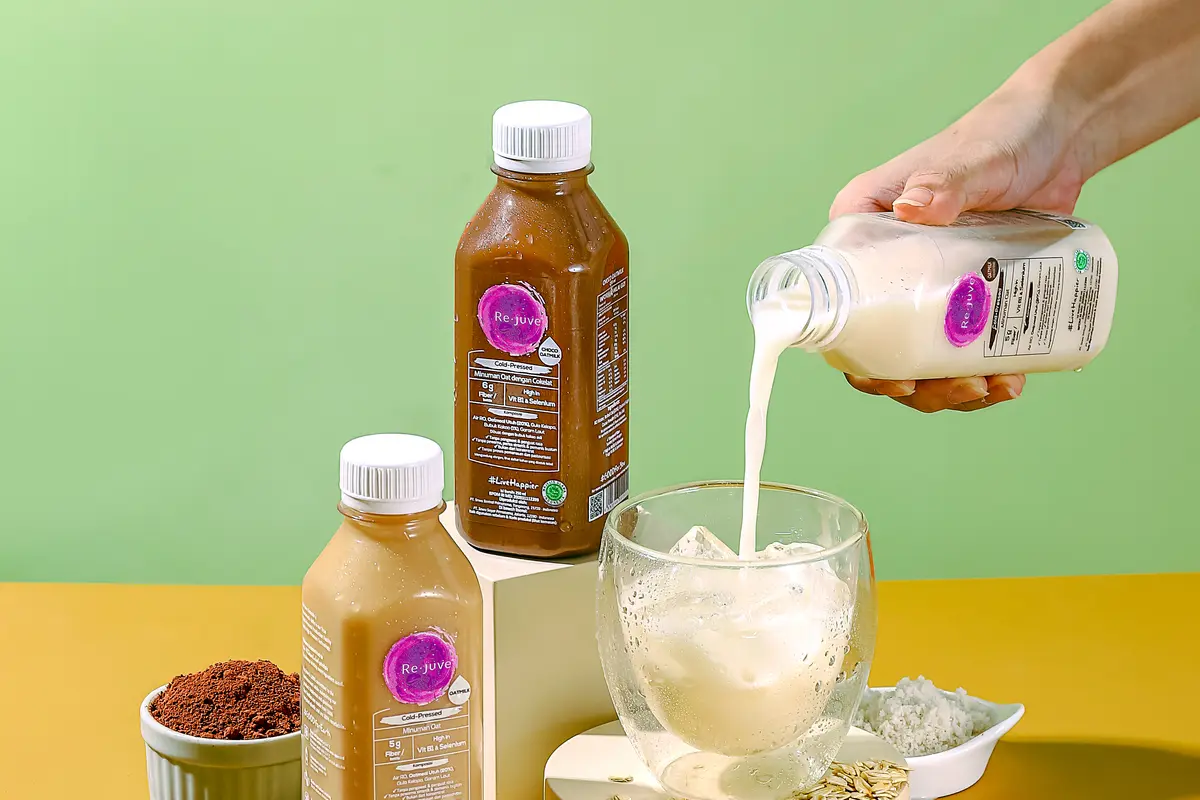 Cold-Pressed Oatmilk