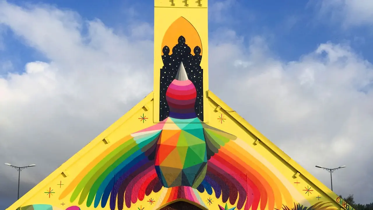 10 Foto Keindahan Gereja Usang yang Disulap Jadi Penuh Warna