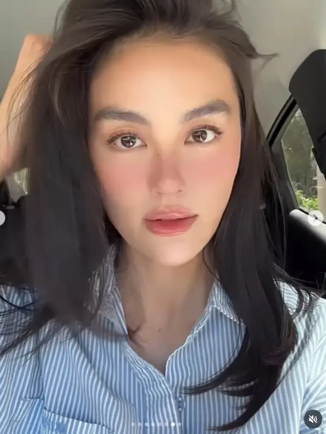 6 Potret Agnez Mo Pamer Outfit Kasual dan Riasan Natural Glowing, Banjir Pujian
