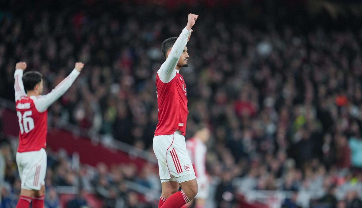 Keberhasilan ini menjadi sejarah tersendiri bagi Arsenal, yang untuk pertama kalinya mampu mencapai semifinal Liga Champions secara beruntun. Selanjutnya, mereka akan menghadapi Atletico Madrid dalam perebutan tiket ke final. (AP Photo/Kin Cheung)