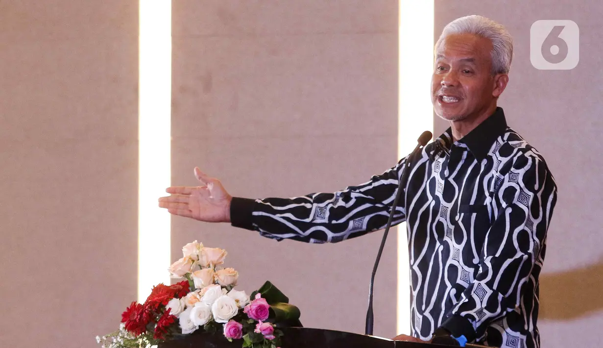 Calon Presiden Ganjar Pranowo menyampaikan visi dan misinya di acara dialog terbuka bersama Muhammadiyah di Kampus Universitas Muhammadiyah Jakarta (UMJ) Ciputat, Tangerang Selatan, Banten, Kamis (23/11/2023). (Liputan6.com/Herman Zakharia)