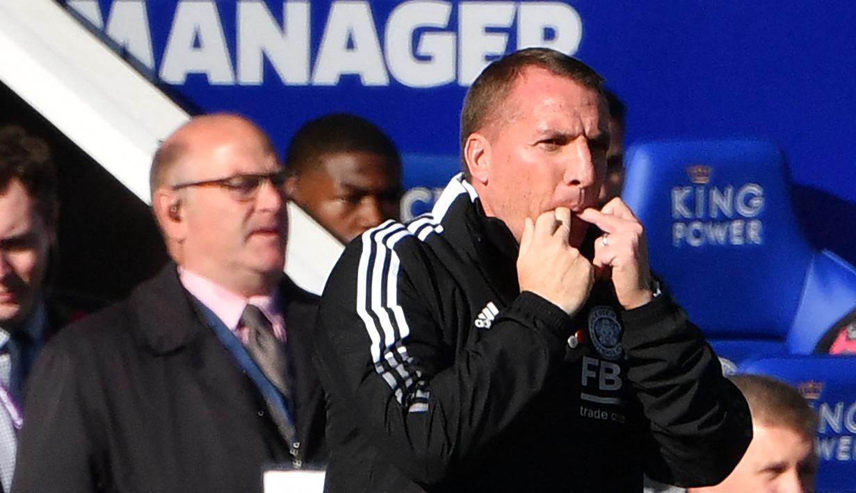 Brendan Rodgers mendapat bayaran 10 juta pounds per tahun di Leicester City. Mantan pelatih Liverpool tersebut dikontrak hingga 2025. Rodgers merupakan pelatih yang berjasa membawa Leicester City menyabet trofi FA Cup pada musim lalu. (AFP/Justin Tallis)