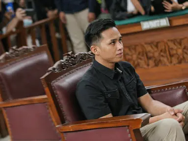 Terdakwa kasus pembunuhan berencana Brigadir Yosua Hutabarat, Richard Eliezer mengikuti sidang pembacaan duplik atas replik Jaksa Penuntut Umum (JPU) di Pengadilan Negeri Jakarta Selatan, Kamis (2/2/2023). Sidang kasus dugaan pembunuhan berencana terhadap Nofriansyah Yosua Hutabarat alias Brigadir J hampir mencapai puncaknya. (Liputan6.com/Faizal Fanani)